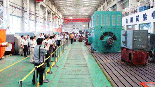 西安泰富西瑪電機(jī)成功開(kāi)發(fā)YR系列4500KW大型廢鋼鐵破碎電機(jī)。 西安泰富西瑪電機(jī)成功開(kāi)發(fā)YR系列4500KW大型廢鋼鐵破碎電機(jī)。